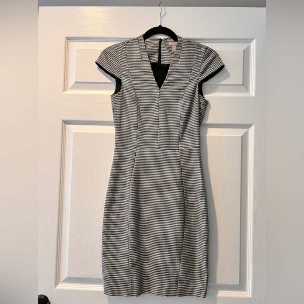 H&M Black and White Patterned Dress Size 0